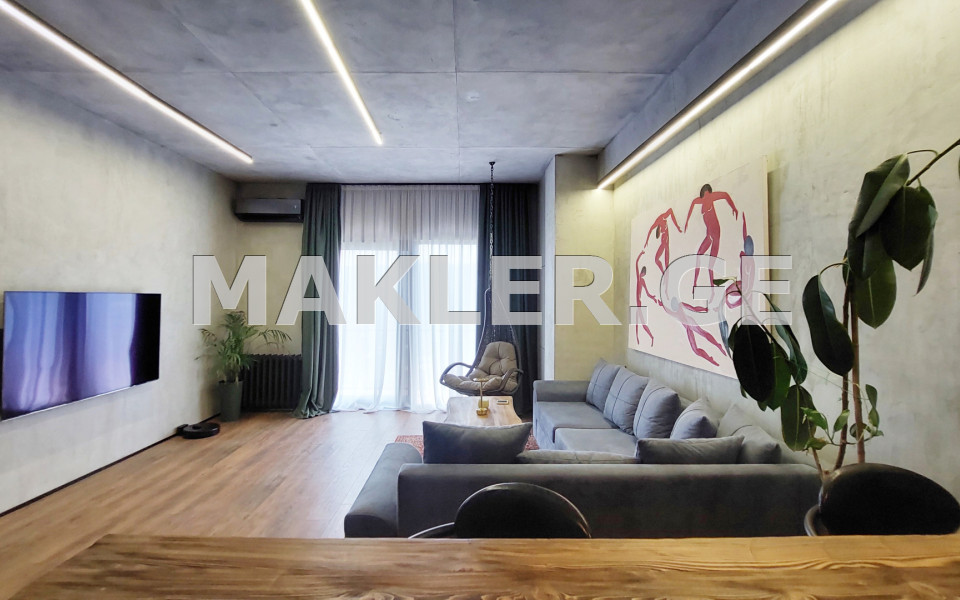  Продается 2 комнатная  Квартира на Плато Нуцебидзе  на ул. Е. Амашукели 