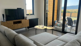ქირავდება 319 m² ფართობის საკუთარი სახლი ლისის ტბაზე