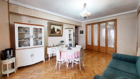 Продается 4 комнатная  Квартира в Сабуртало