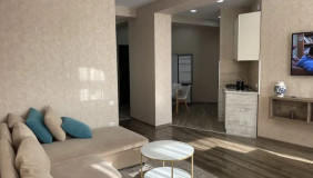 იყიდება 3 ოთახიანი  ბინა საბურთალოზე