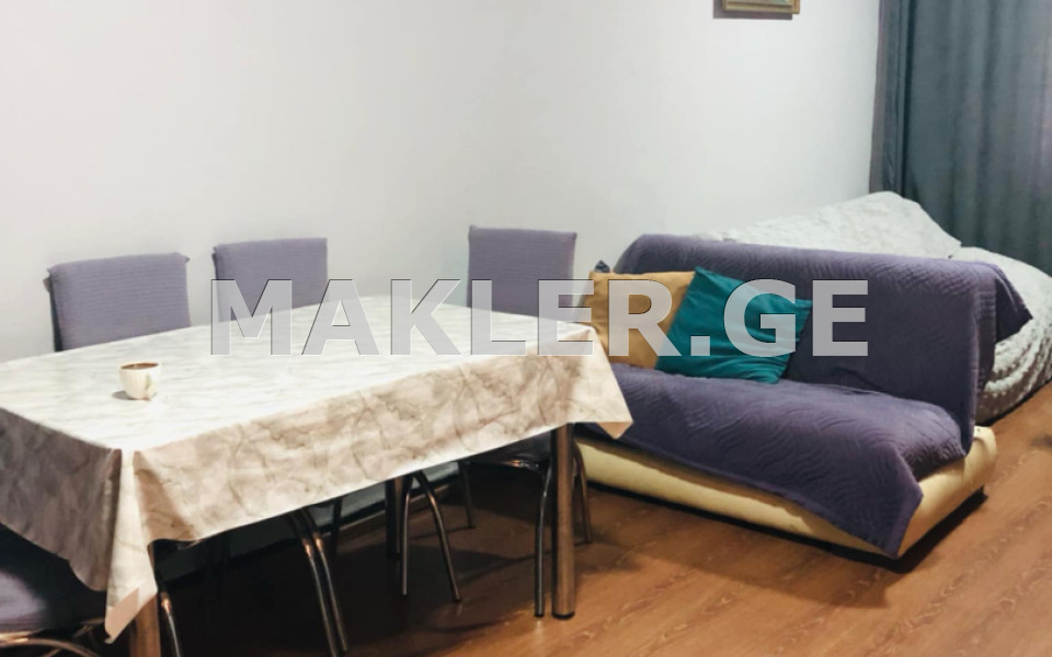  იყიდება 2 ოთახიანი  ბინა ნუცუბიძის პლატოზე  IV პლატოზე 