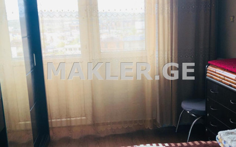  იყიდება 2 ოთახიანი  ბინა ნუცუბიძის პლატოზე  IV პლატოზე 