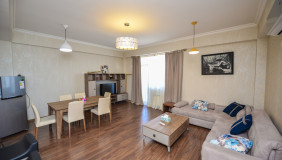 იყიდება 3 ოთახიანი  ბინა ვაკეში