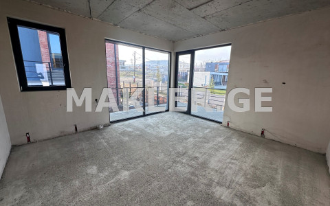  出售 283 m² space 私人+独立屋 in Tsavkisi