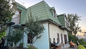 იყიდება 270 m² ფართობის საკუთარი სახლი საბურთალოზე