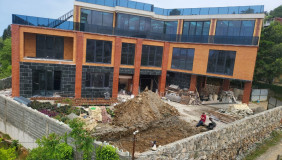 Продается 1000 m² площадь Частный дом в Махинджаури