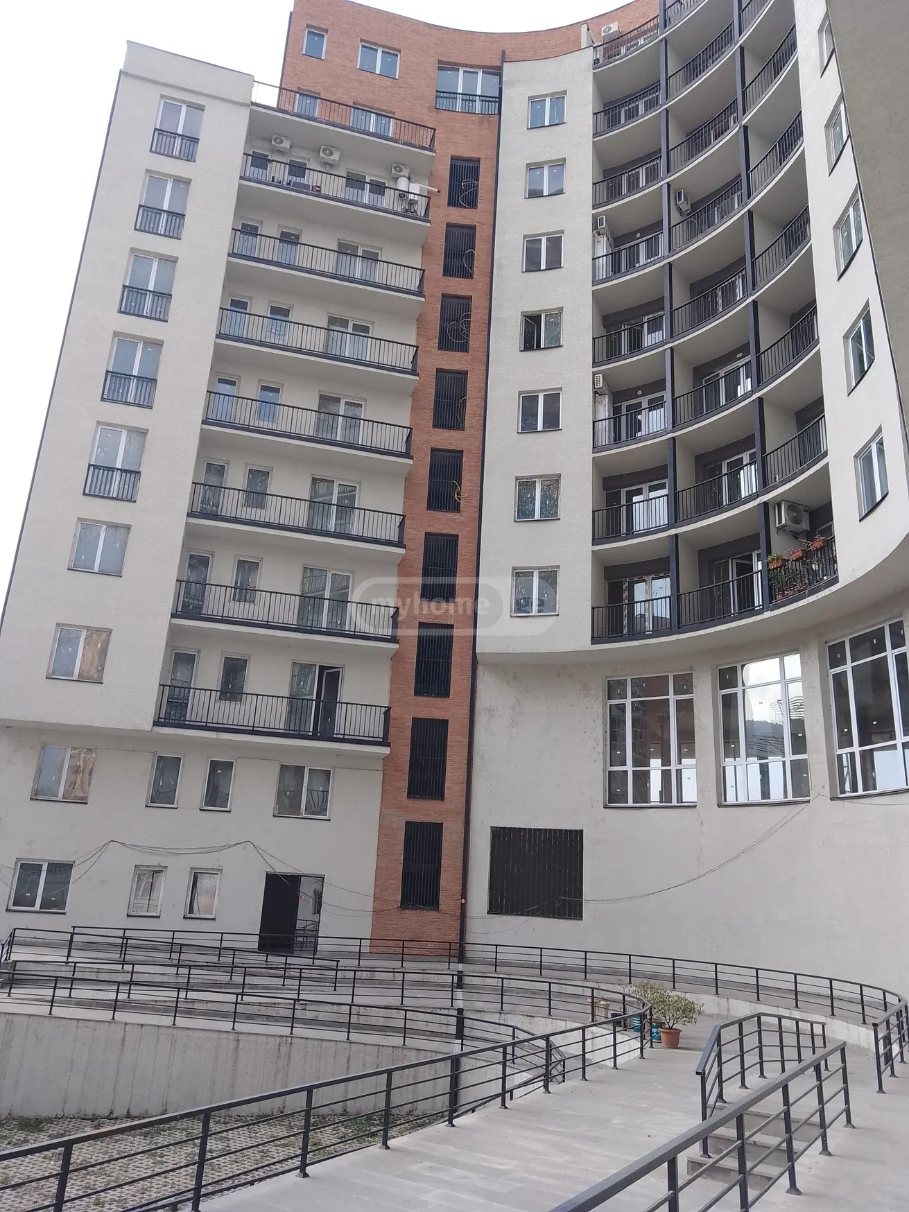 Продается 4 комнатная  Квартира в Ортачале