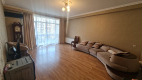 Продается 4 комнатная  Квартира в Сабуртало