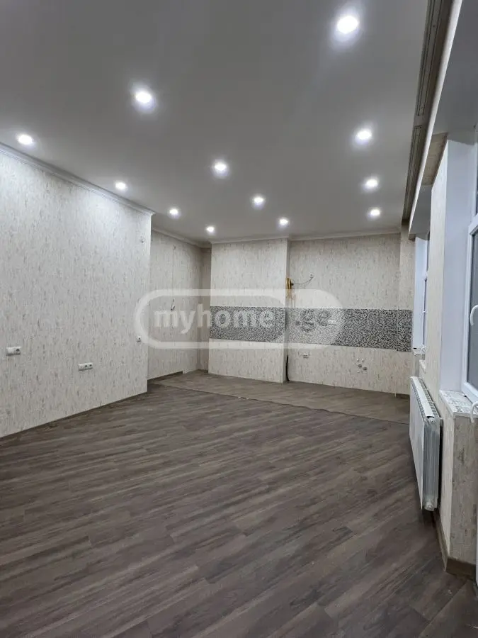 For Sale 4 room  Apartment in Isani dist.