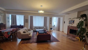 For Sale 7 room  Apartment in Vake dist.