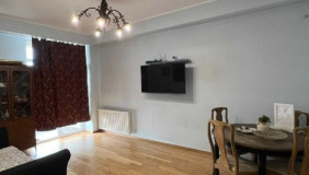 იყიდება 3 ოთახიანი  ბინა საბურთალოზე