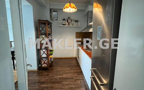  Продается 3 комнатная  Квартира в Сабуртало  на ул. С. Цинцадзе 