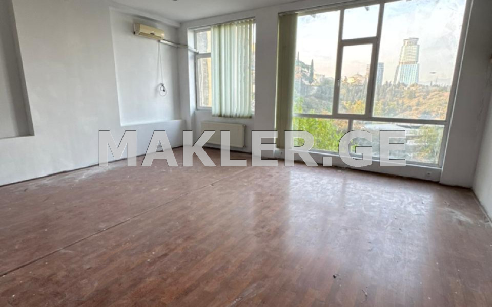  იყიდება 174 m² ფართობის ოფისი ვერაზე  კოსტავას ქუჩაზე 