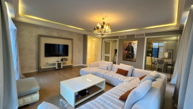 Продается 5 комнатная  Квартира на Мтацминда  (Старый Тбилиси)