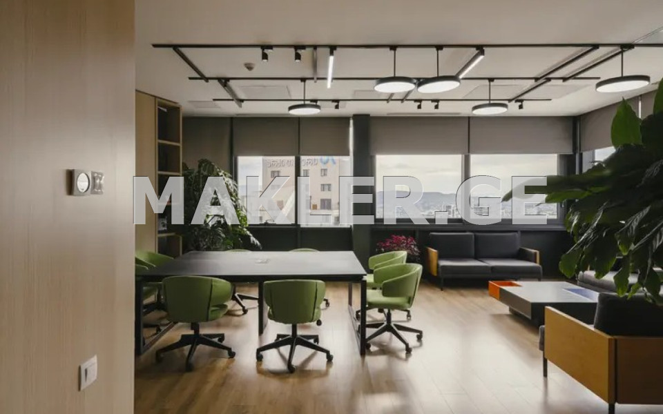  იყიდება 4 ოთახიანი  ბინა ვაკეში