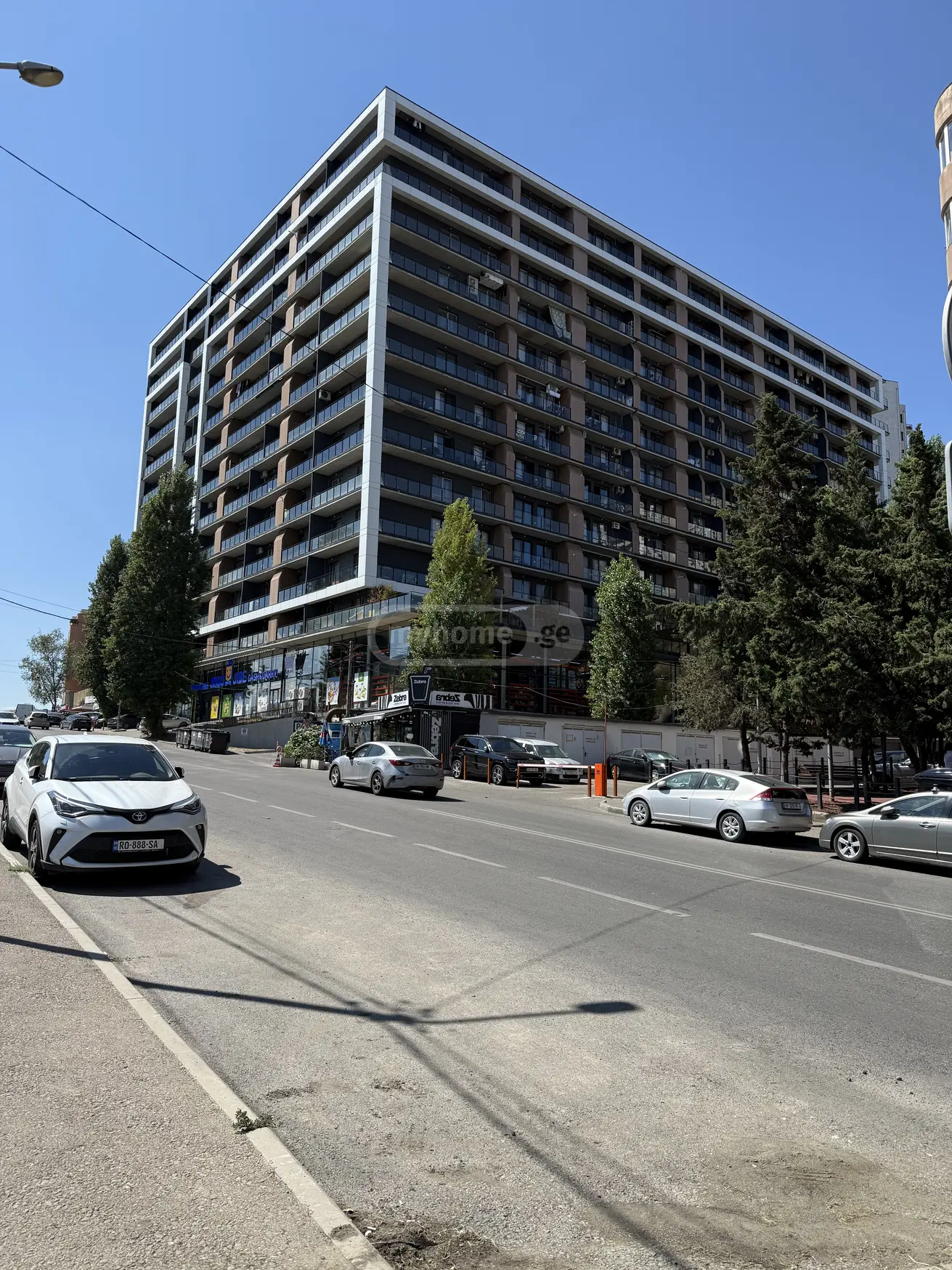 Продается 3 комнатная  Квартира в Ваке