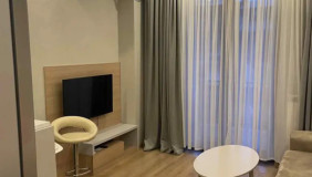 ქირავდება 2 ოთახიანი  ბინა ვაკეში