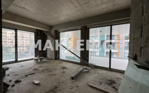  იყიდება 4 ოთახიანი  ბინა ვაკეში  ი. ჭავჭავაძის გამზ. 