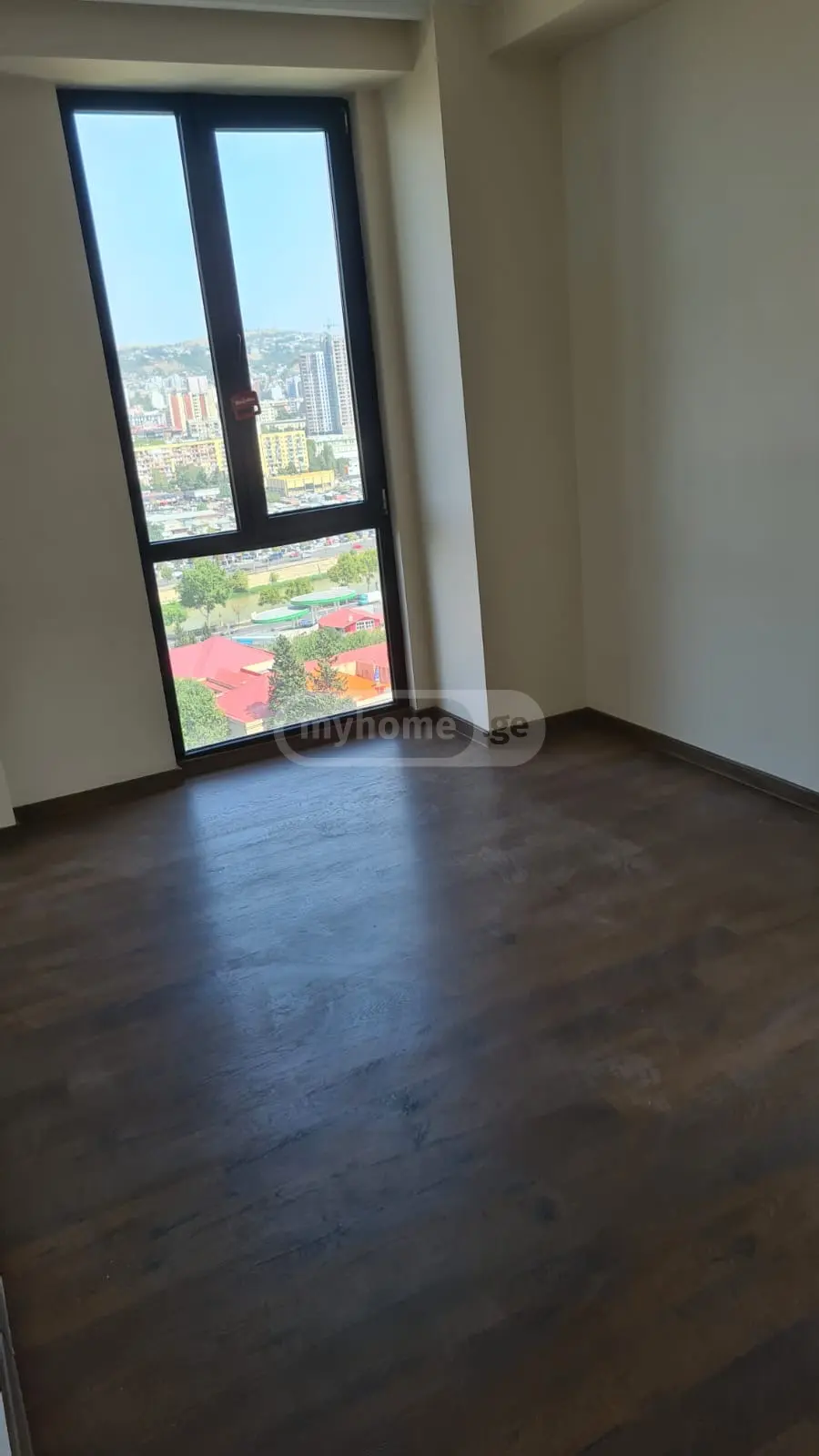 ქირავდება 120 m² ფართობის ოფისი საბურთალოზე