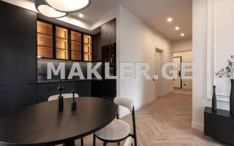  იყიდება 3 ოთახიანი  ბინა ვაკეში  ზურაბ ავალიშვილის ქუჩაზე 