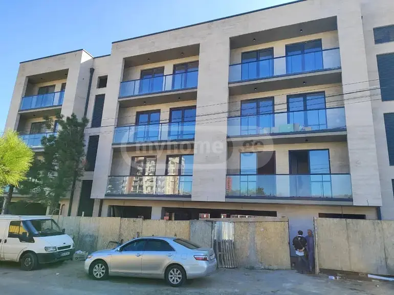 Продается 2 комнатная  Квартира в Ваке