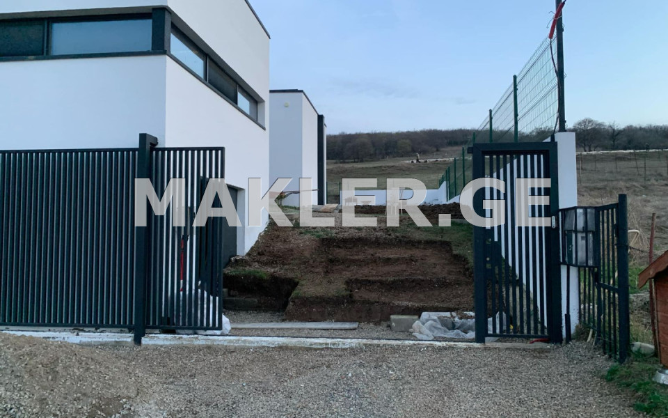  იყიდება 205 m² ფართობის საკუთარი სახლი ტაბახმელაში