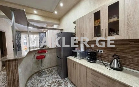  Продается 3 комнатная  Квартира в Сабуртало  на ул. Ана Политковская 