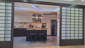 Продается 2 комнатная  Квартира в Ваке