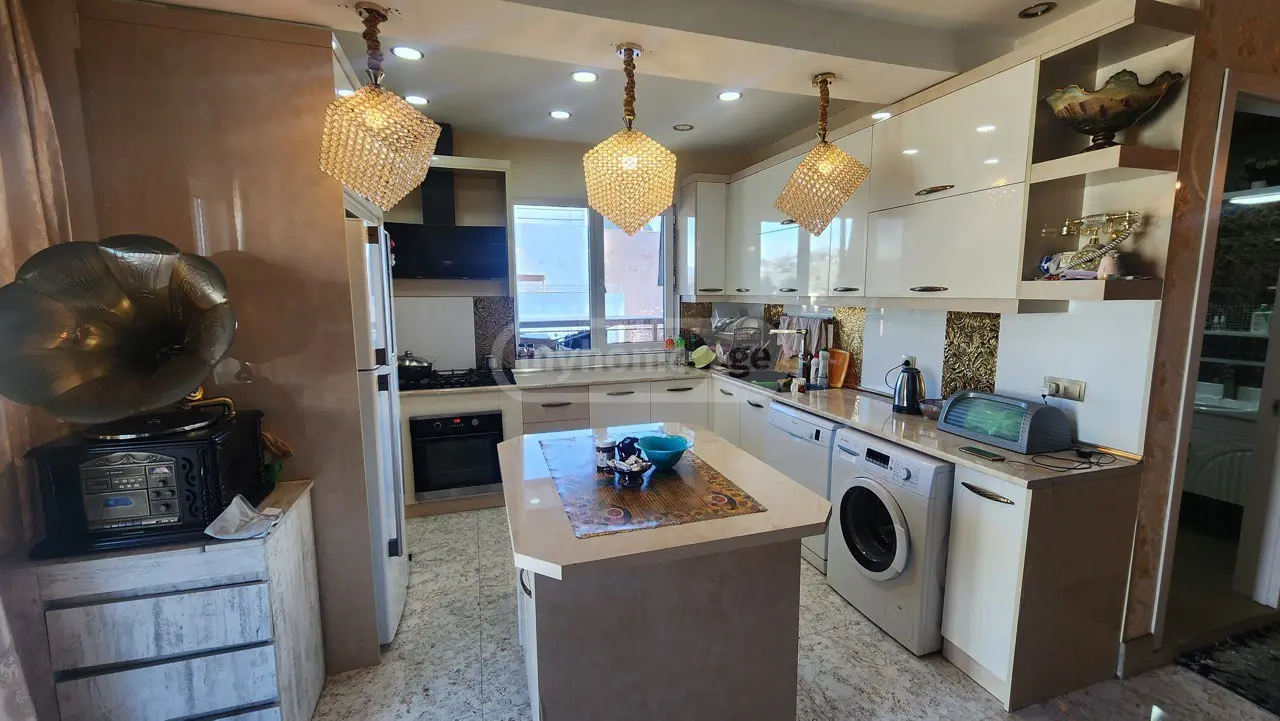 Продается 3 комнатная  Квартира в Сабуртало