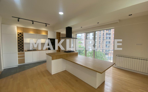  出售 4 room  公寓 in Ortachala  in Gorgasali st. 