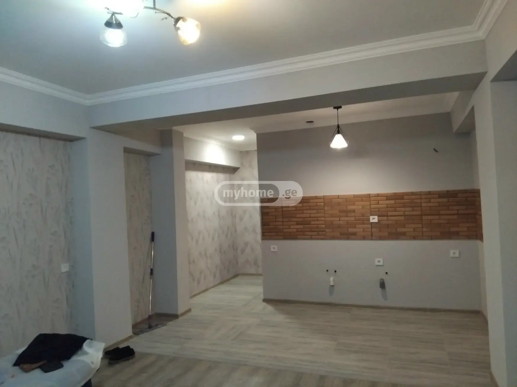 Продается 2 комнатная  Квартира в Чугурети