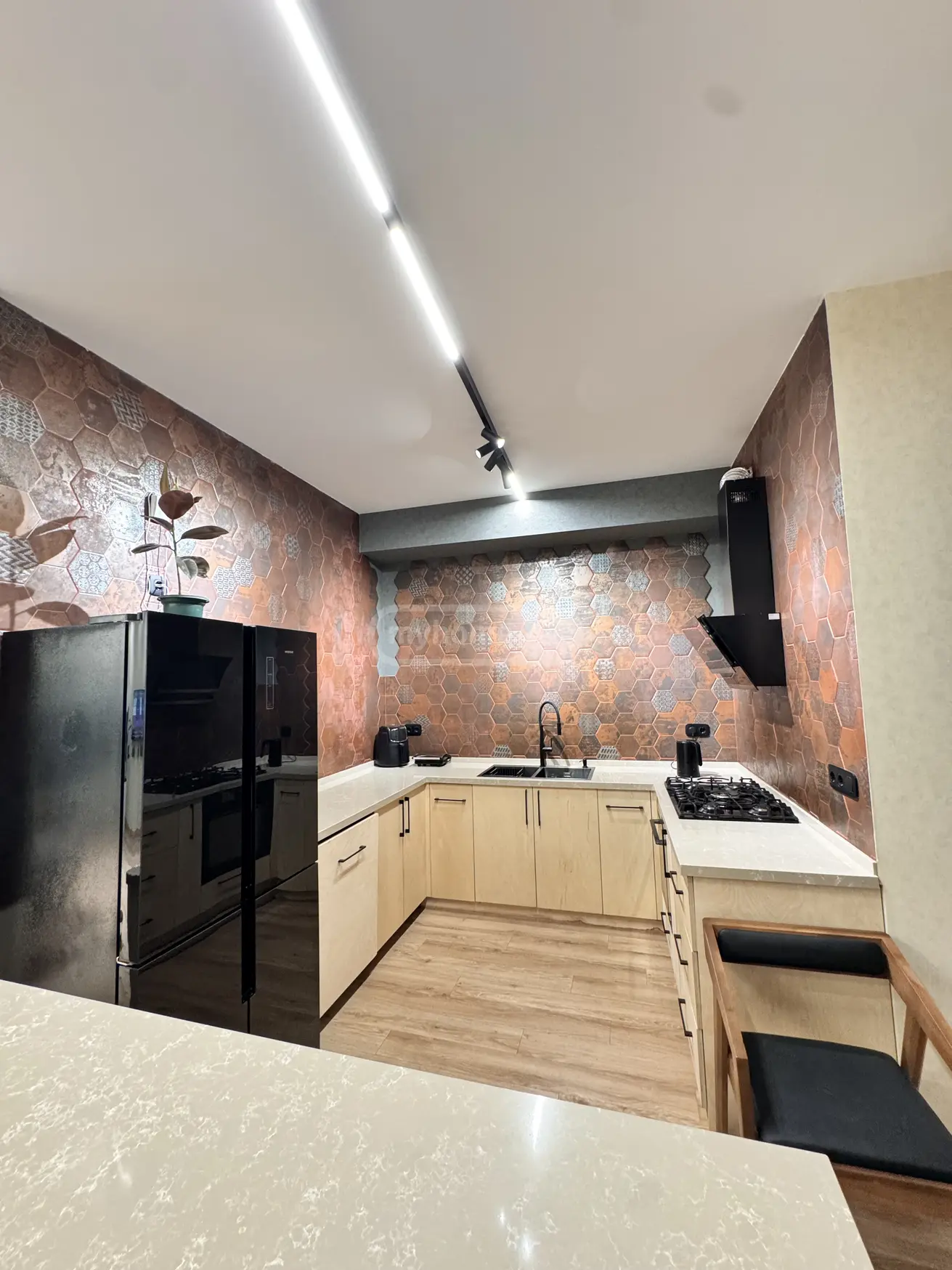 იყიდება 3 ოთახიანი  ბინა ვაკეში