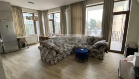 იყიდება 2 ოთახიანი  ბინა საბურთალოზე