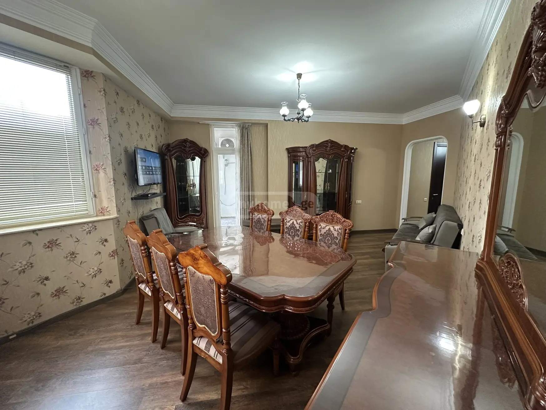 Сдаётся 2 комнатная  Квартира в Сабуртало