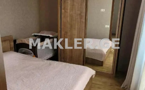  Сдаётся 3 комнатная  Квартира в Сабуртало  на ул. Университетская 