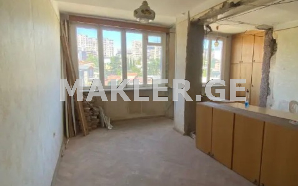  For Sale 4 room  Apartment in Saburtalo dist.  in M. Balanchivadze st. 
