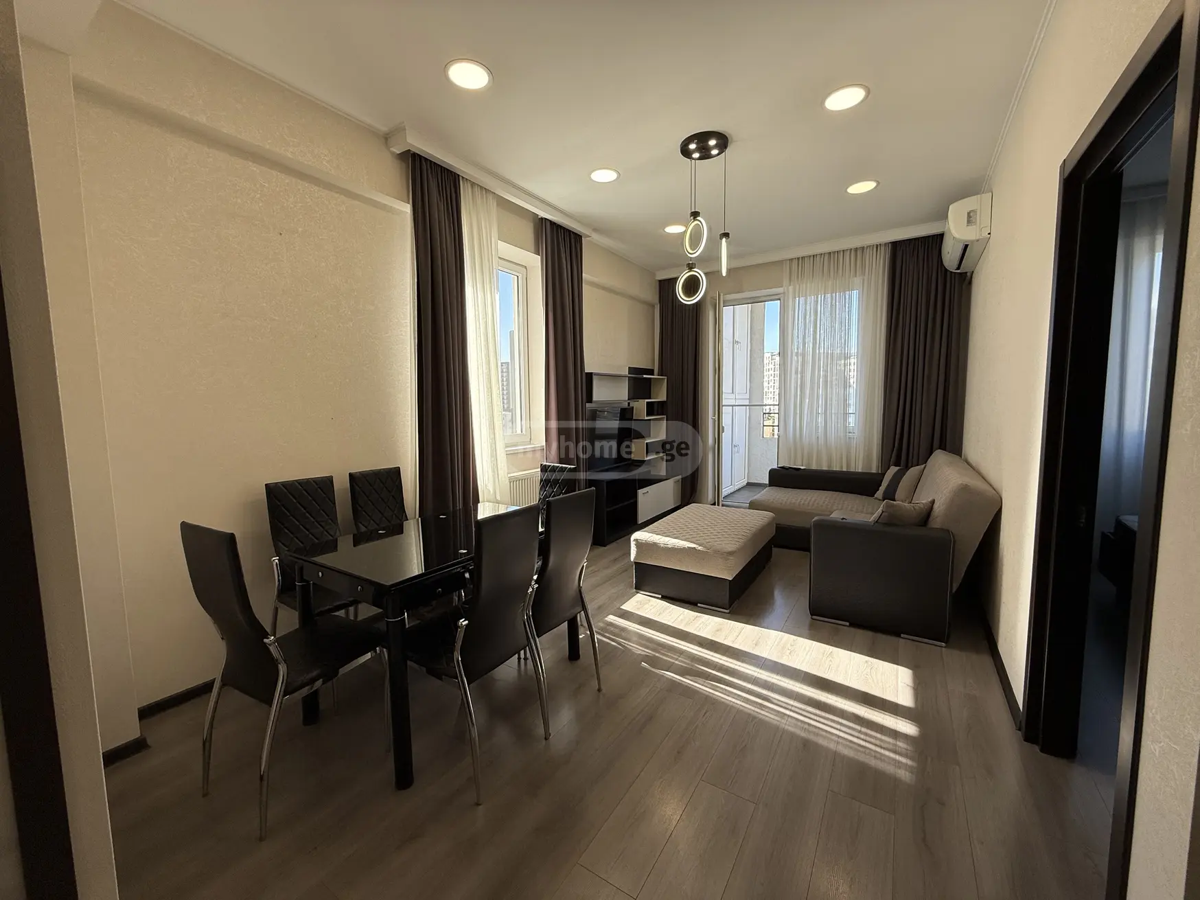 ქირავდება 3 ოთახიანი  ბინა საბურთალოზე