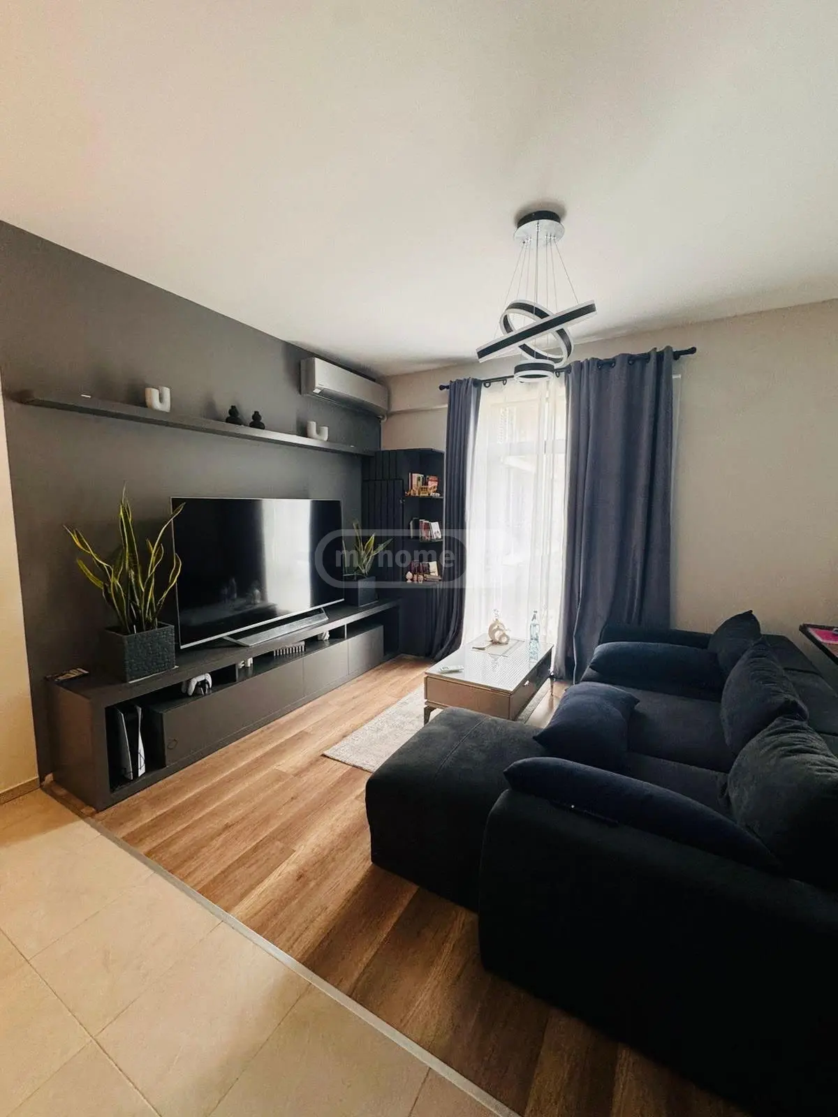 ქირავდება 3 ოთახიანი  ბინა საბურთალოზე