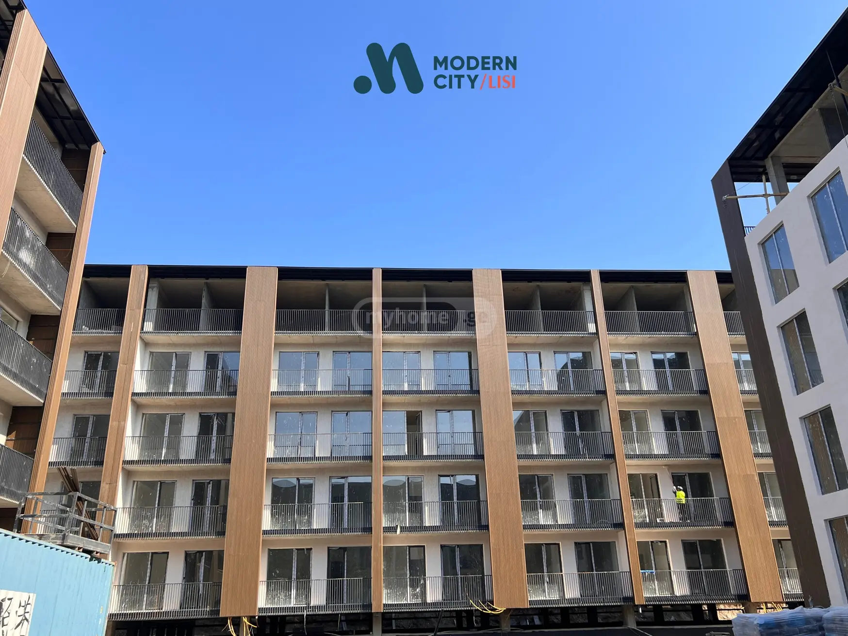 იყიდება 2 ოთახიანი  ბინა საბურთალოზე