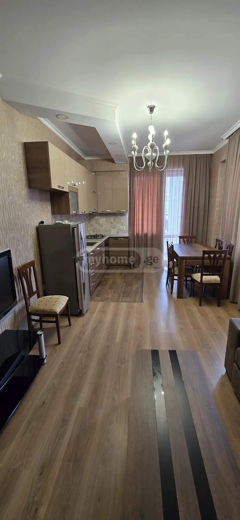 ქირავდება 3 ოთახიანი  ბინა საბურთალოზე