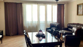 იყიდება 4 ოთახიანი  ბინა საბურთალოზე