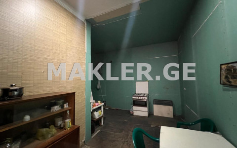  למכירה 4 חֶדֶר  דִירָה in Chugureti dist.  in Ninoshvili st. 