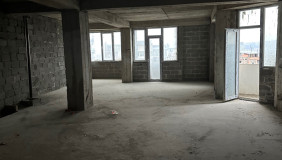 Продается 3 комнатная  Квартира в Ваке