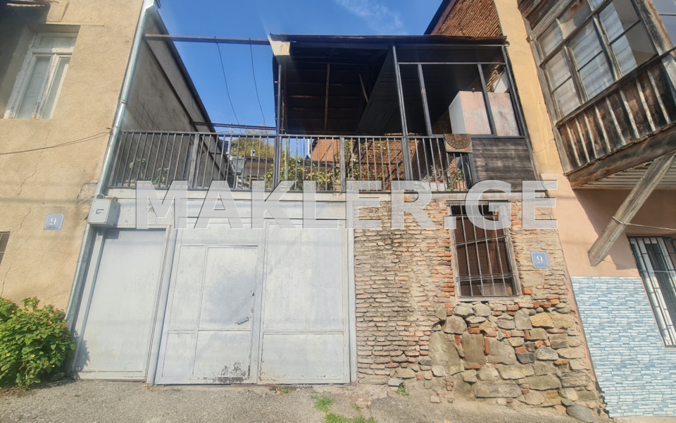  იყიდება 348 m² ფართობის საკუთარი სახლი მთაწმინდაზე (ძველ თბილისში)  ს.მესხის ქუჩაზე 