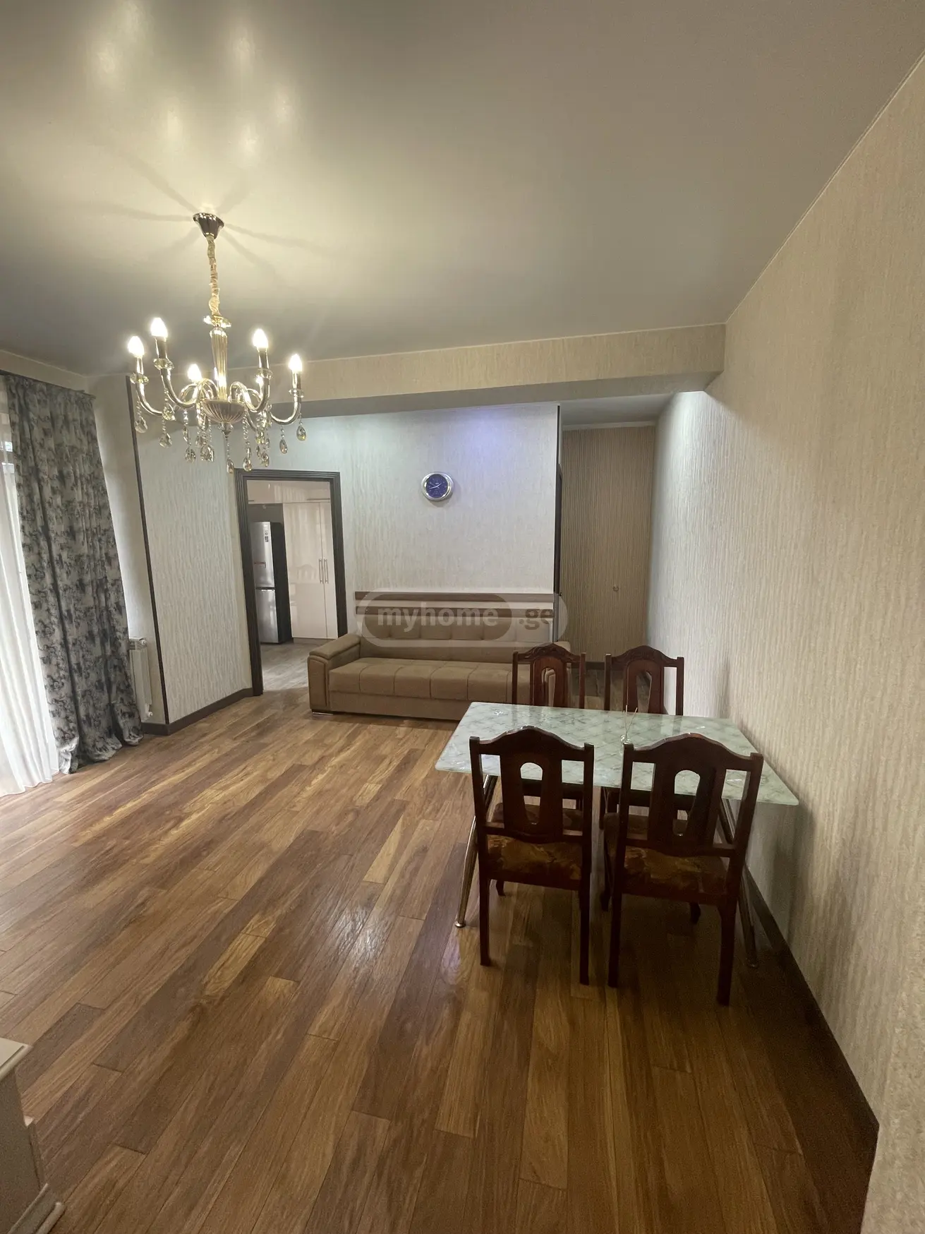 Сдаётся 4 комнатная  Квартира в Сабуртало