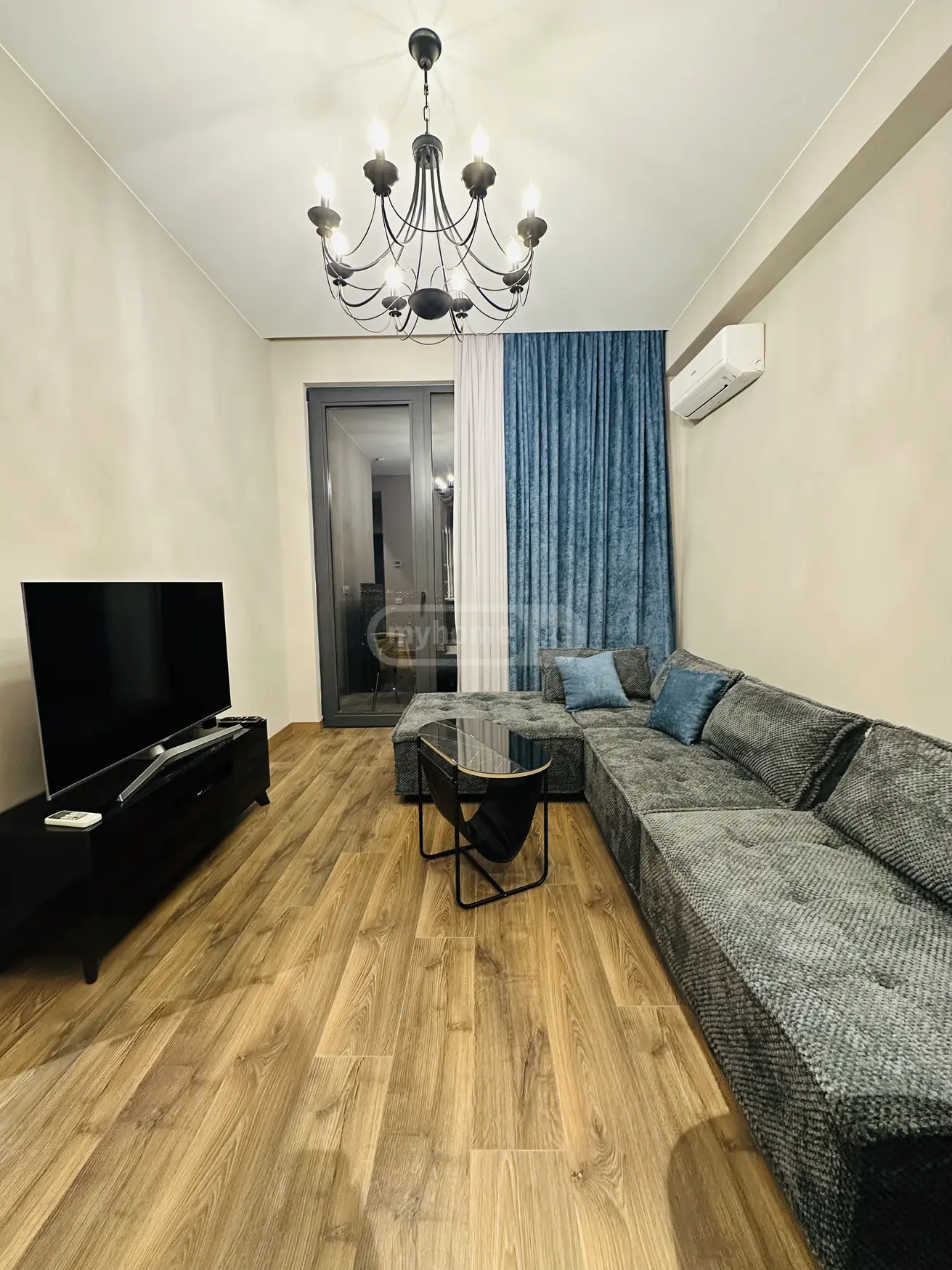 ქირავდება 2 ოთახიანი  ბინა საბურთალოზე