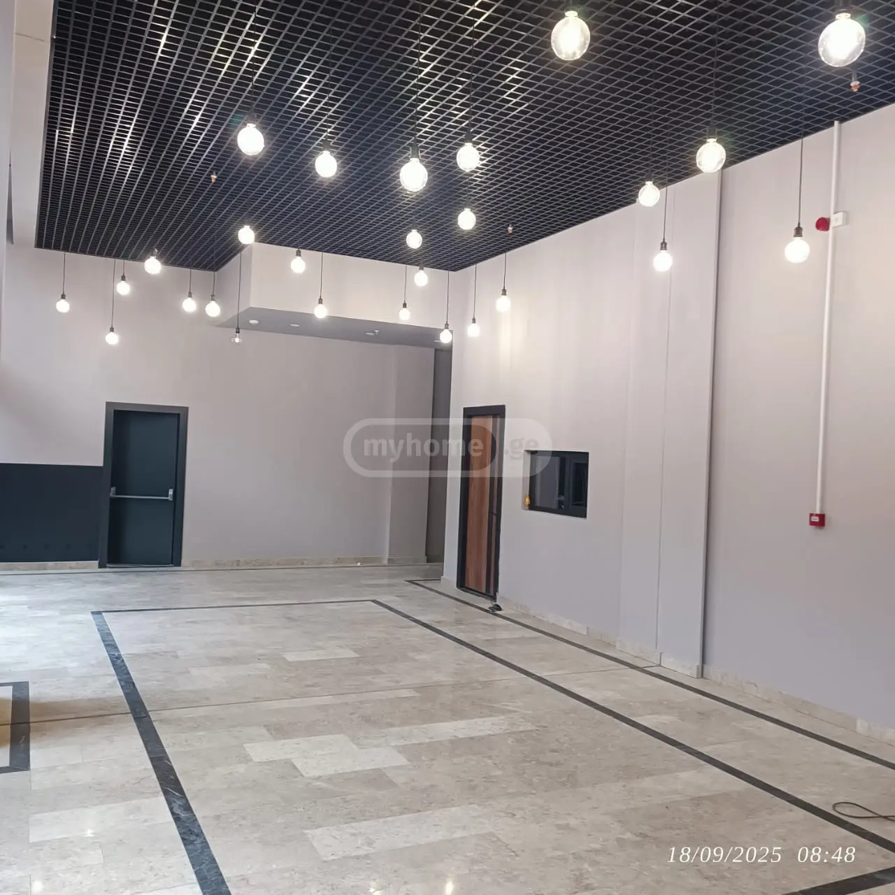 იყიდება 2 ოთახიანი  ბინა დიდ დიღომში