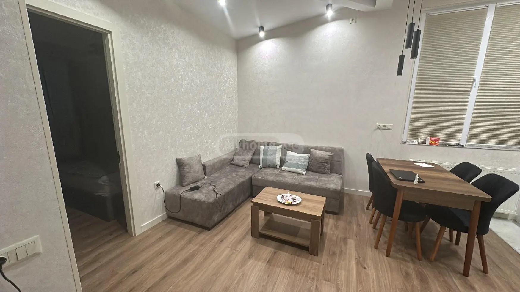 Продается 3 комнатная  Квартира в Ваке