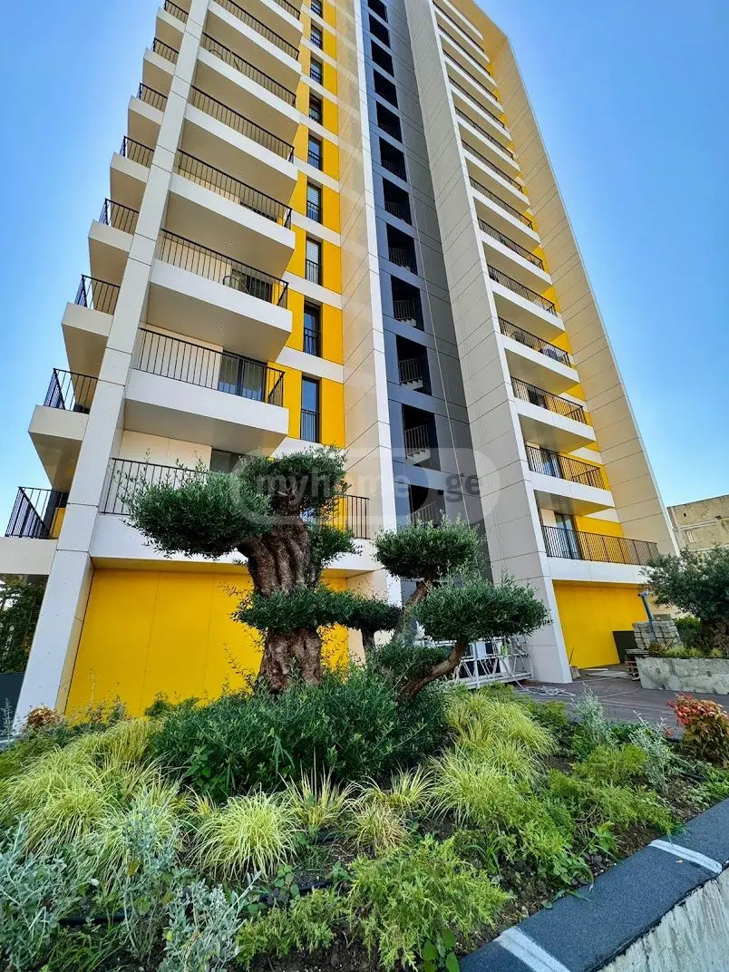 Продается 2 комнатная  Квартира в Надзаладеви