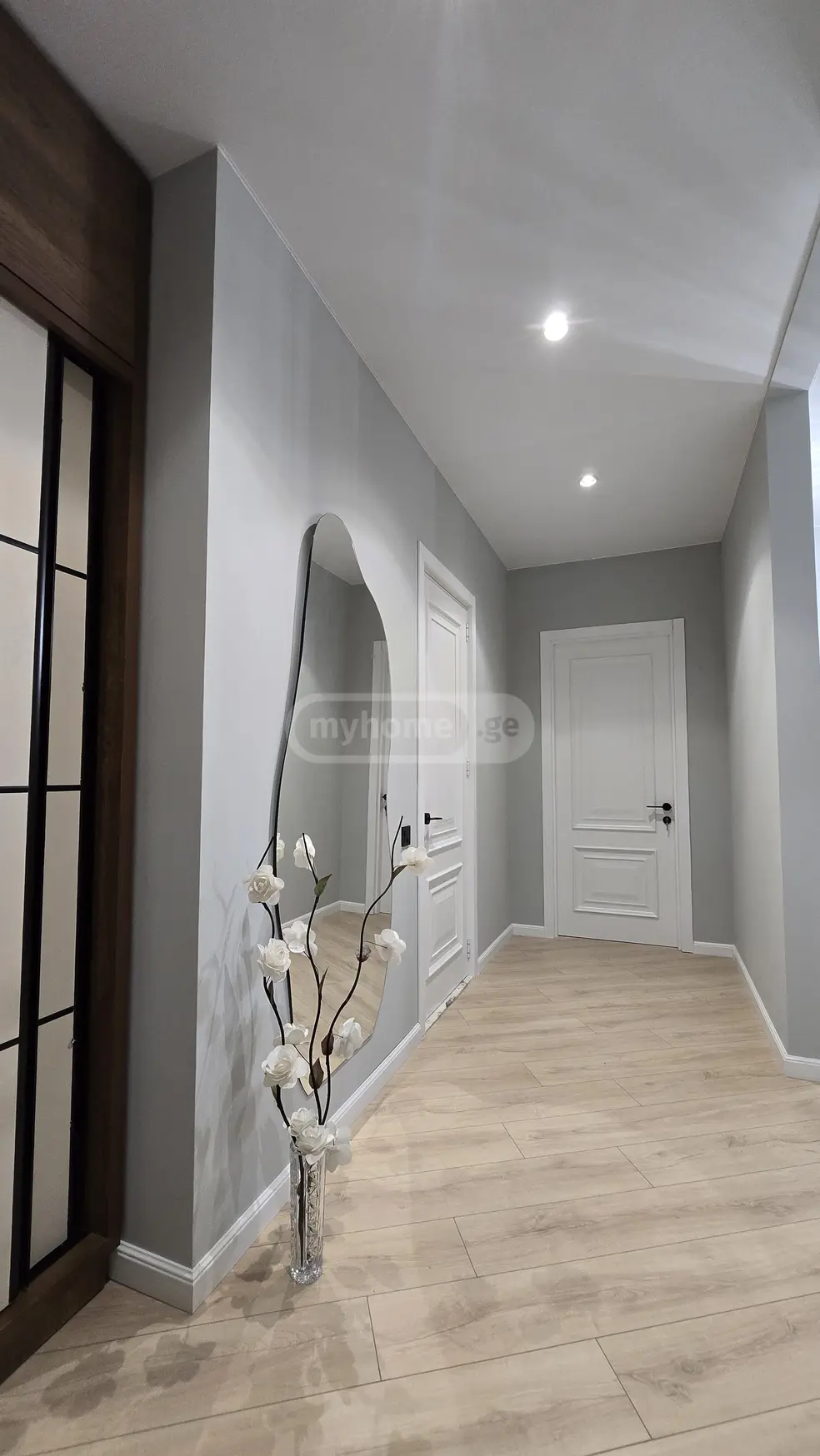 ქირავდება 3 ოთახიანი  ბინა საბურთალოზე